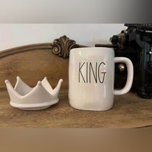 Rae Dunn King Topper Mug
